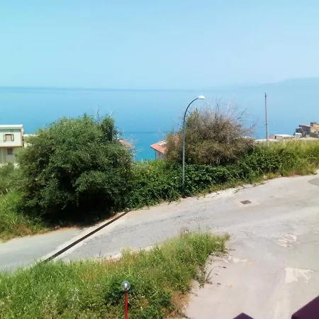 With 2 Bedrooms In *